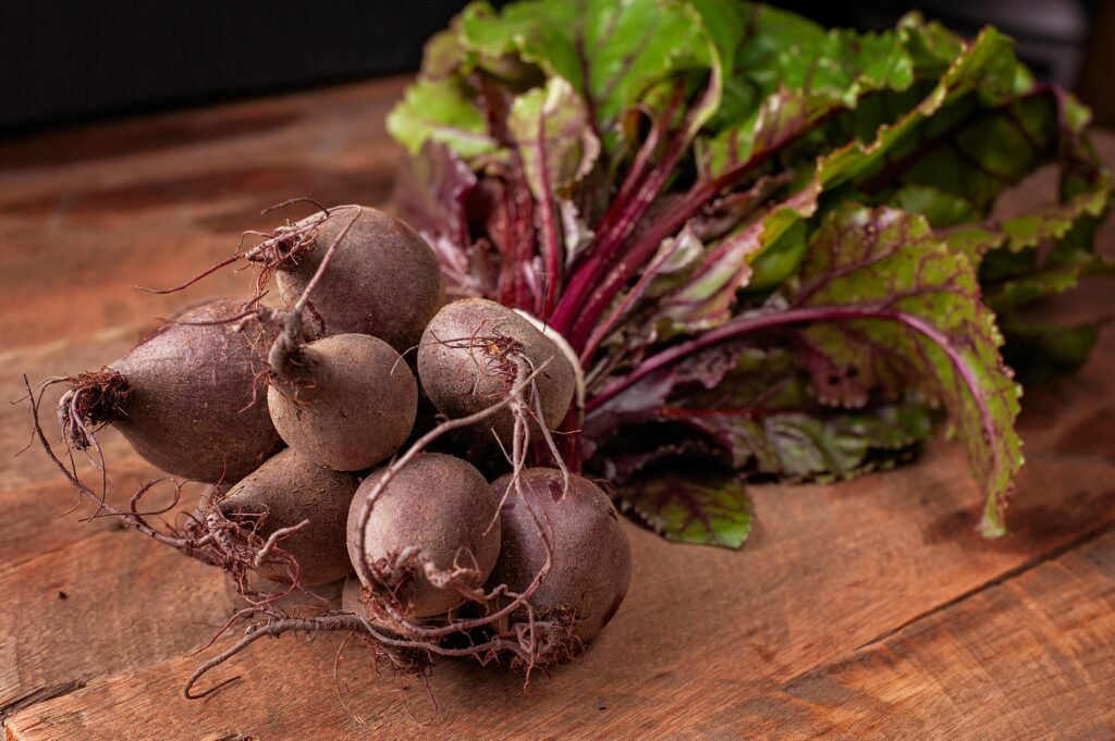 Beetroot Benefits in Hindi-English | चुकंदर के फायदे | Natural Blood Booster, Skin Glow, and Iron Rich Superfood