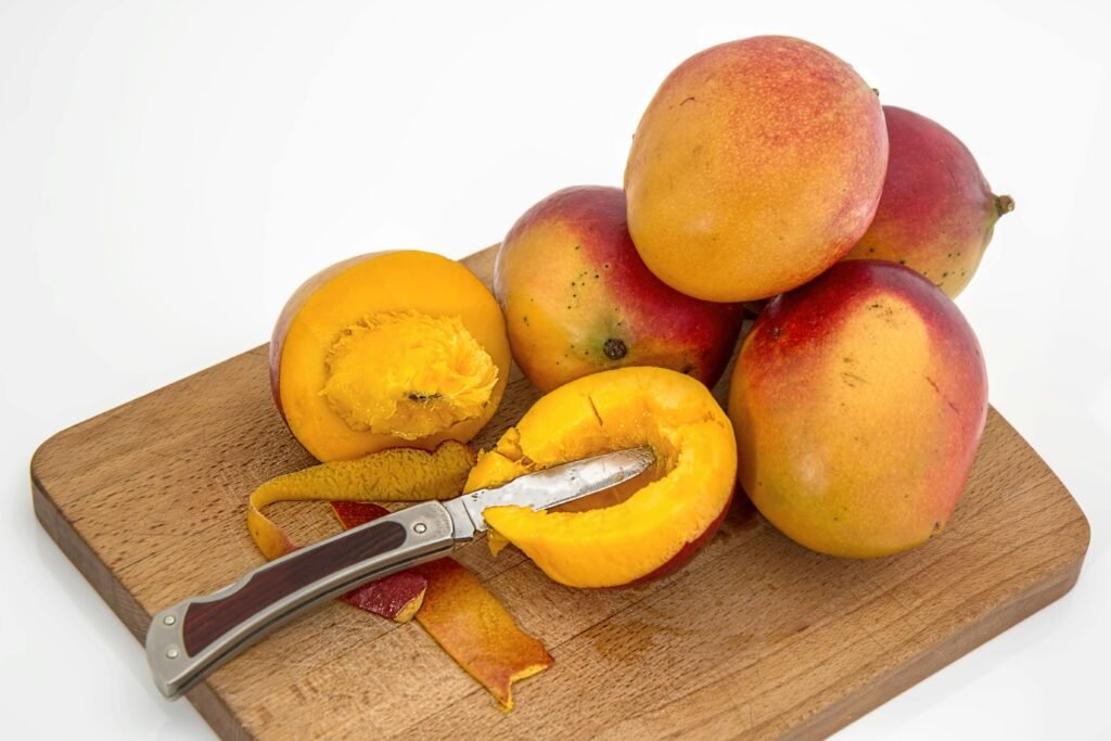 “Mango (आम) Benefits for Health in Hindi-English – Glowing Skin, Digestion, Weight Gain”